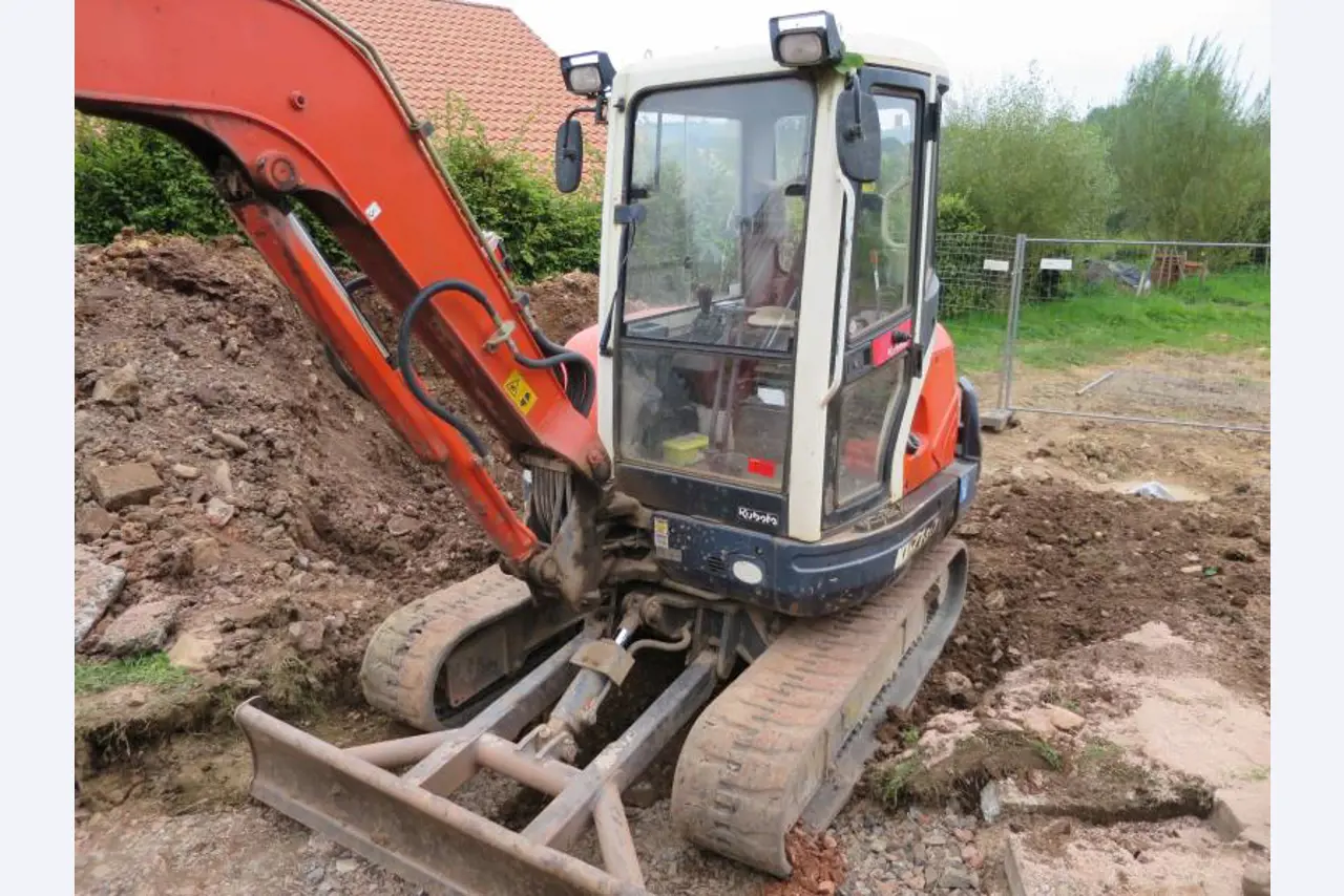 máquinas e equipamentos de construção bem conservados <br>bem como tecnologia de construção de túneis-1