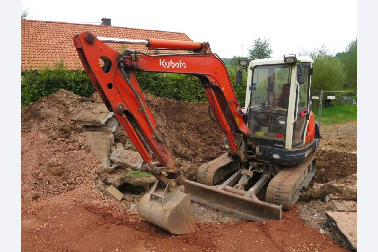 máquinas e equipamentos de construção bem conservados <br>bem como tecnologia de construção de túneis-2