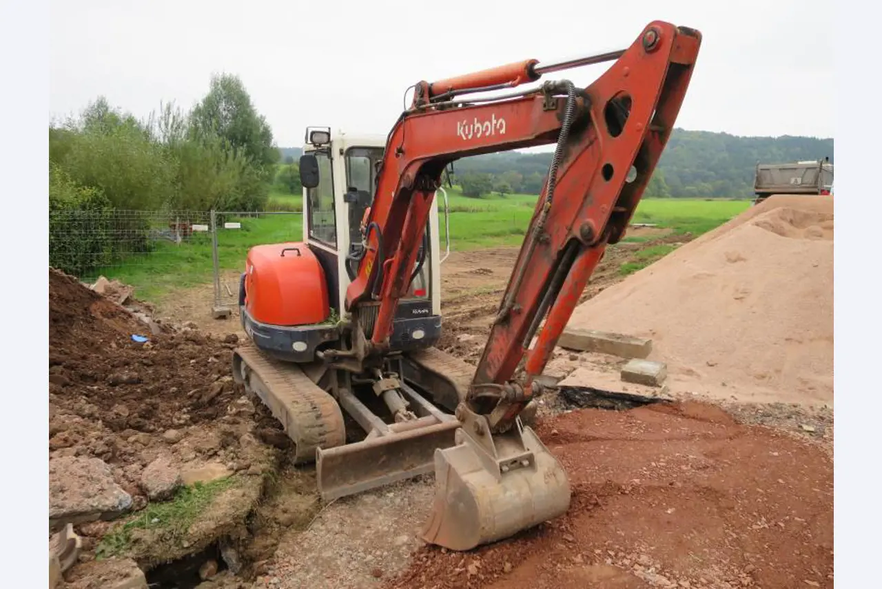 máquinas e equipamentos de construção bem conservados <br>bem como tecnologia de construção de túneis-3