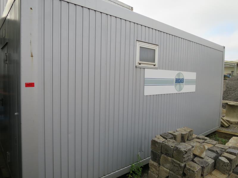 dobro vzdrževani gradbeni stroji in oprema <br>kot tudi tehnologija gradnje predorov.-1