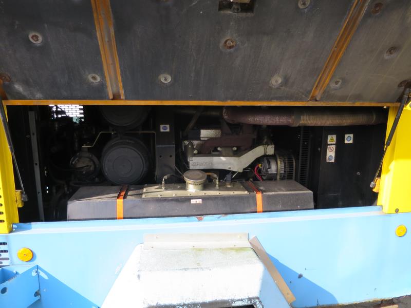 dobro vzdrževani gradbeni stroji in oprema <br>kot tudi tehnologija gradnje predorov.-4