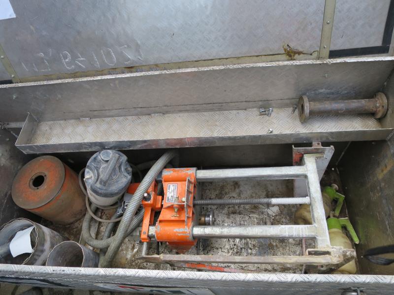 dobro vzdrževani gradbeni stroji in oprema <br>kot tudi tehnologija gradnje predorov.-1