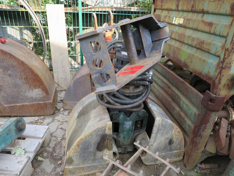 des machines et engins de chantier bien entretenus <br>ainsi que la technique de creusement des tunnels-1