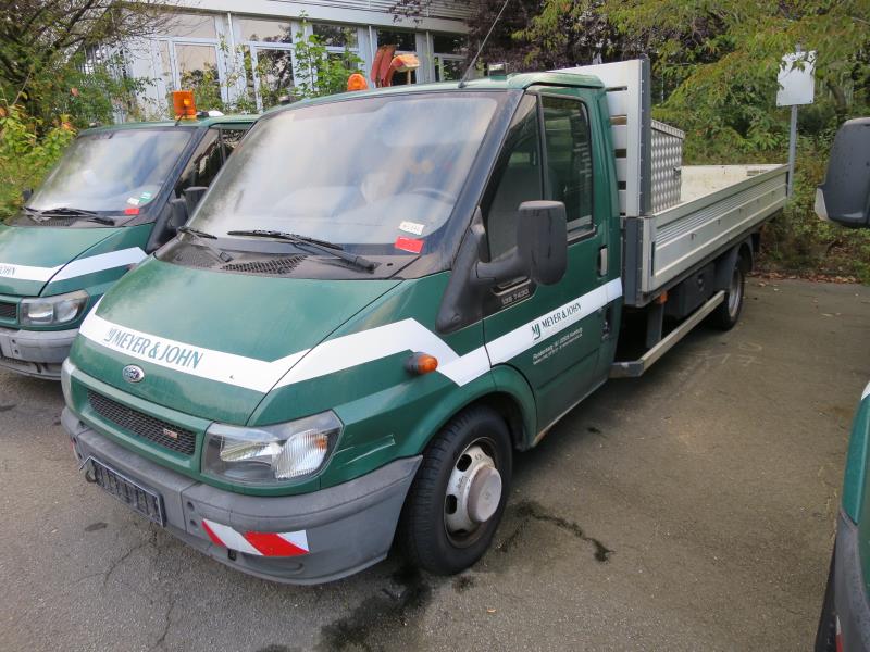 dobro vzdrževani gradbeni stroji in oprema <br>kot tudi tehnologija gradnje predorov.-1