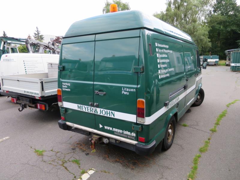 dobro vzdrževani gradbeni stroji in oprema <br>kot tudi tehnologija gradnje predorov.-2