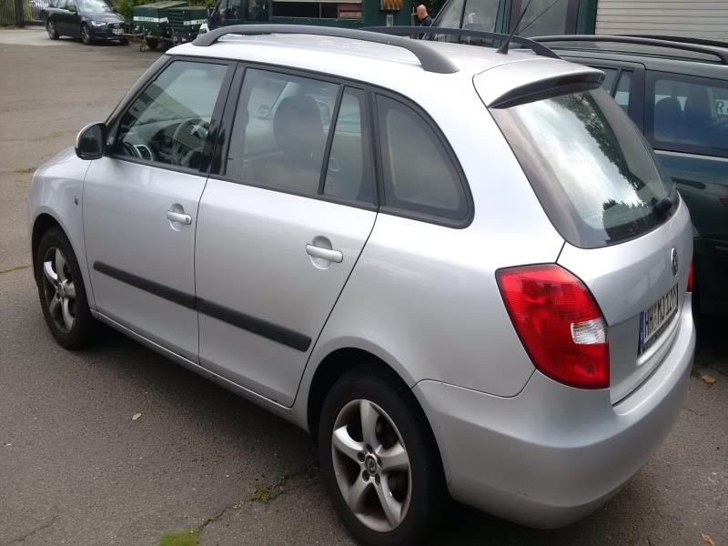 dobro vzdrževani gradbeni stroji in oprema <br>kot tudi tehnologija gradnje predorov.-2