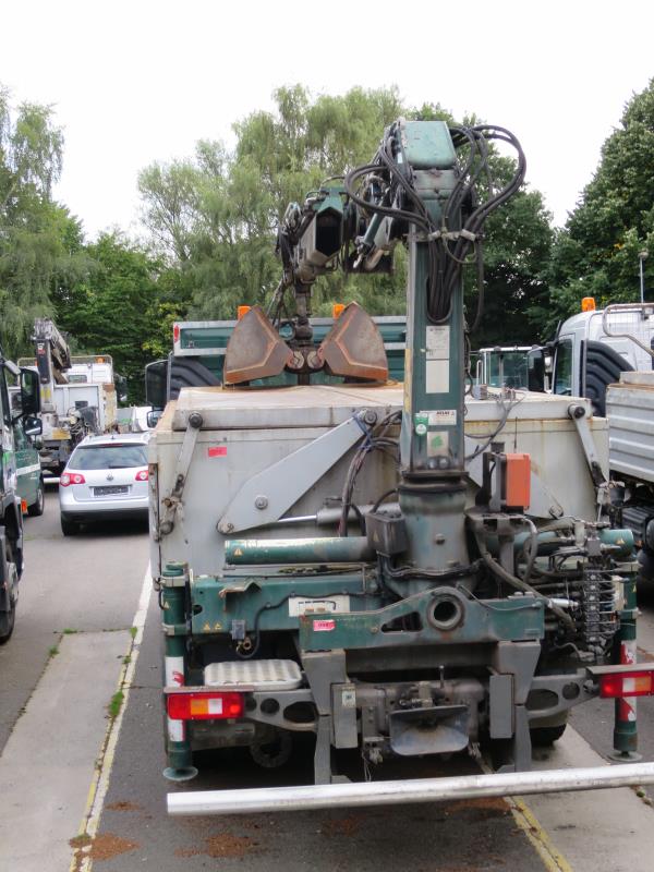 des machines et engins de chantier bien entretenus <br>ainsi que la technique de creusement des tunnels-4