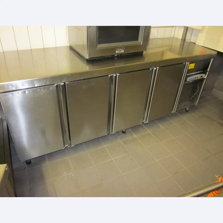 Jedilnica in oprema za jedilnico za hamburško finančno upravo-3