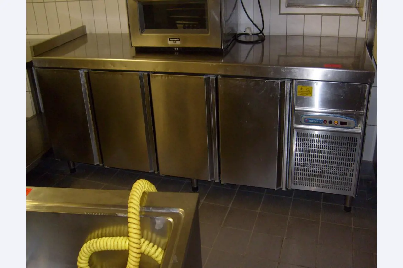 Jedilnica in oprema za jedilnico za hamburško finančno upravo-4