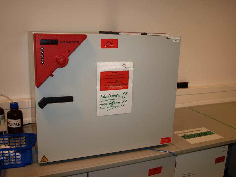 1 lot of paintings, prints and etching-1