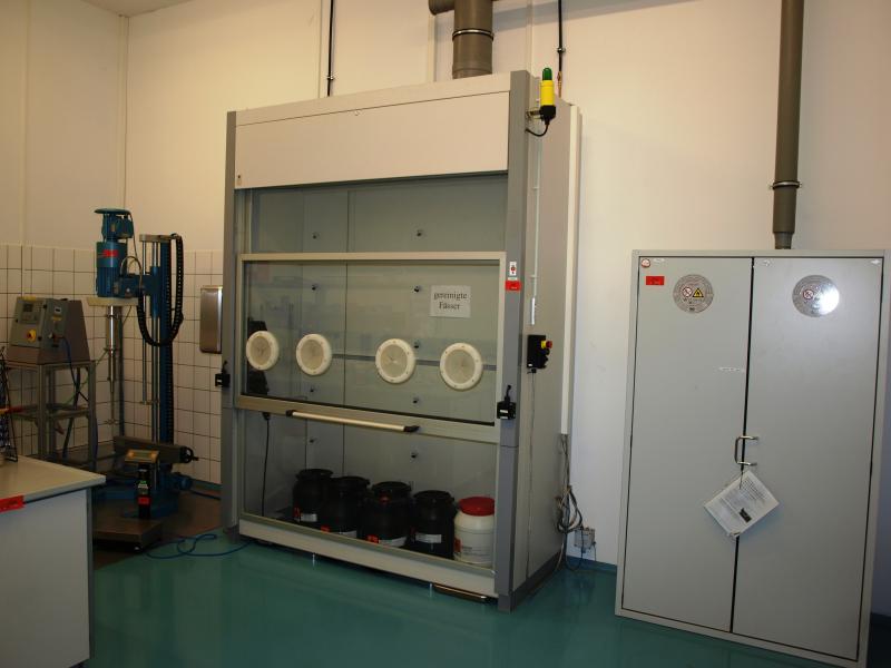 1 lot of paintings, prints and etching-1