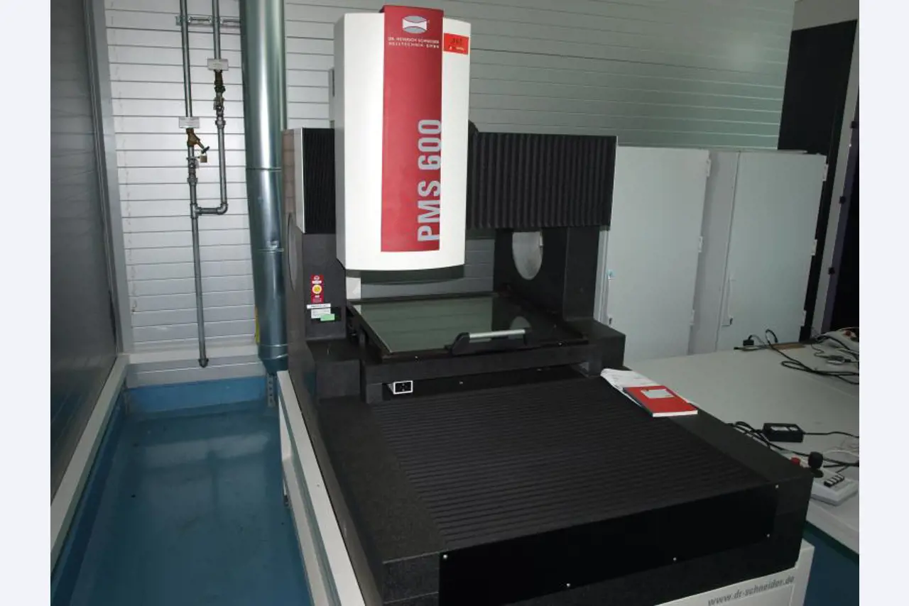 1 lot of paintings, prints and etching-2