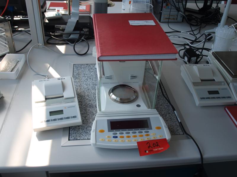 1 lot of paintings, prints and etching-1