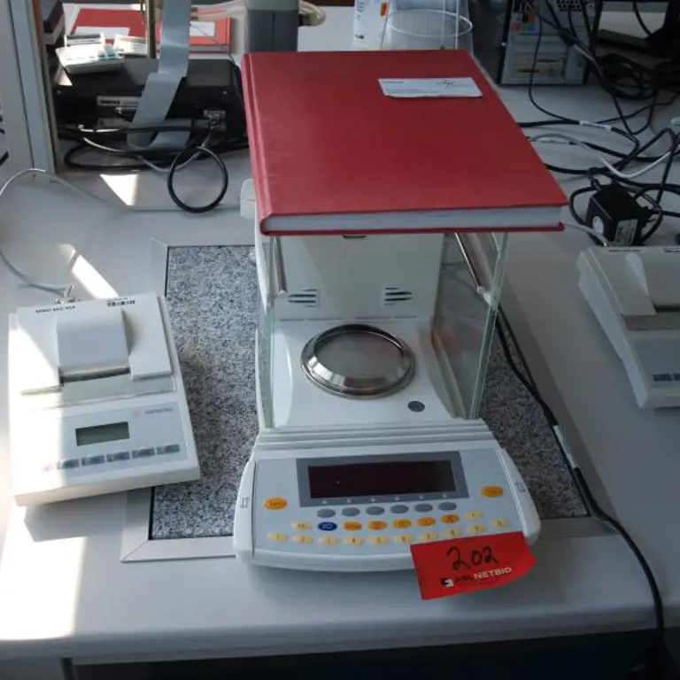 analysis scale Sartorius ME235S-OCE