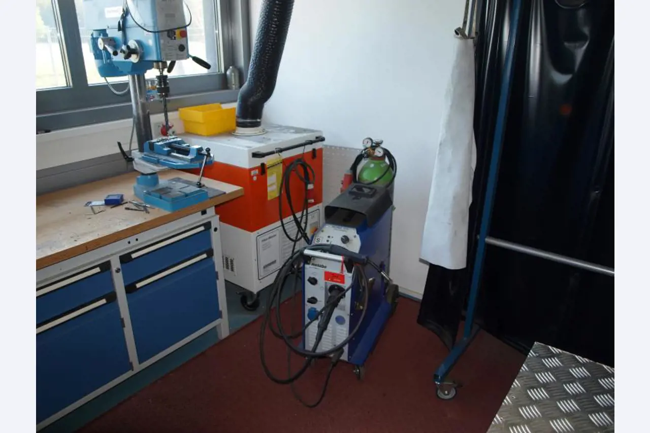 1 Posten Gemälde, Drucke und Radierung-1