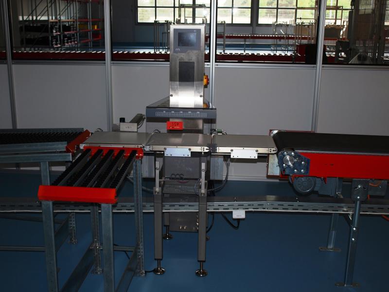 1 lot of paintings, prints and etching-1