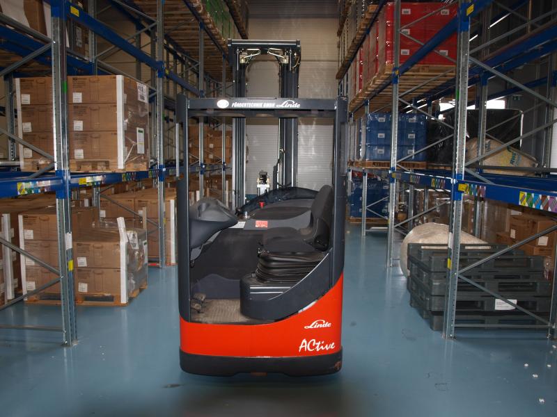 1 lot of paintings, prints and etching-2