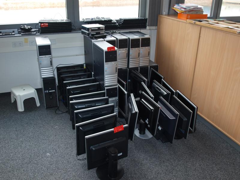 1 lot of paintings, prints and etching-2