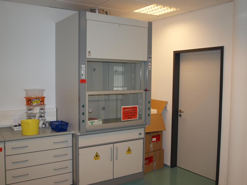 1 lot of paintings, prints and etching-1