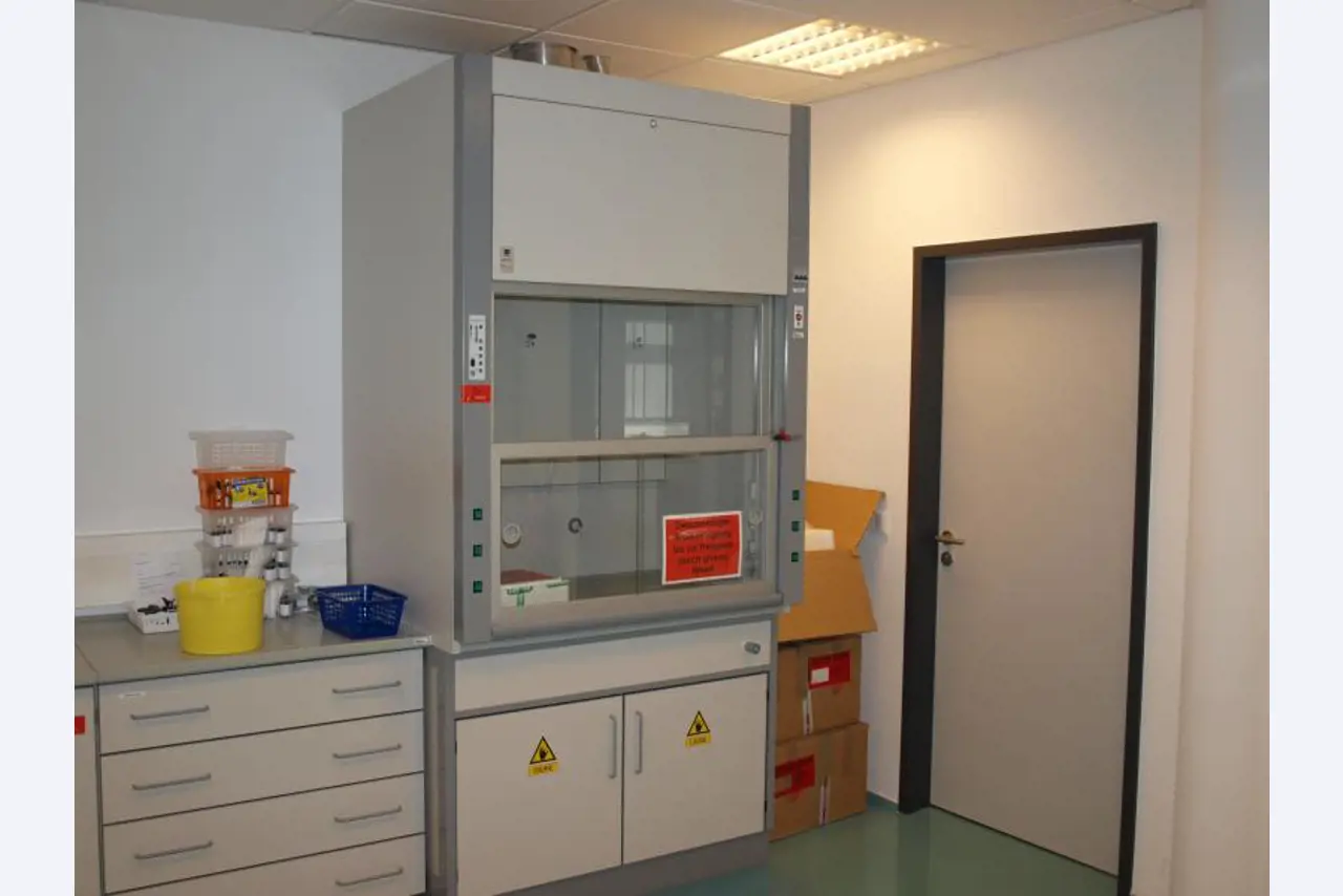 1 Posten Gemälde, Drucke und Radierung-1