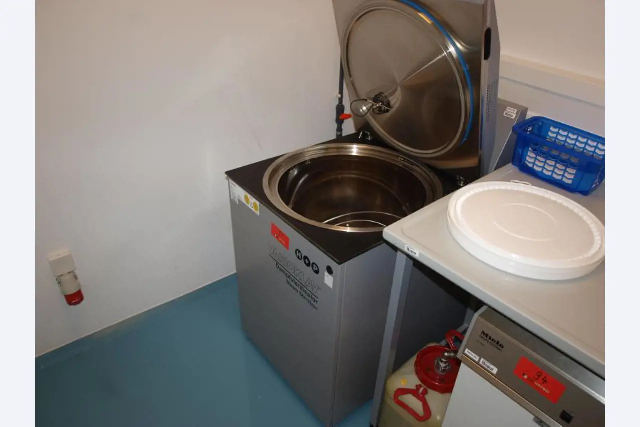 1 Posten Gemälde, Drucke und Radierung-1