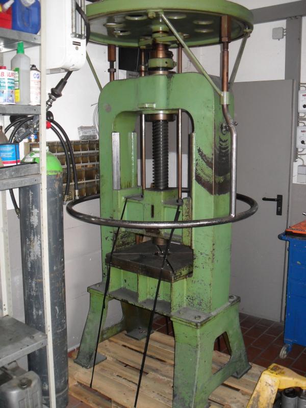 Voluntary online auction www.netbid.com<BR>factory canteen and canteen kitchen<BR>Eppendorf AG-3