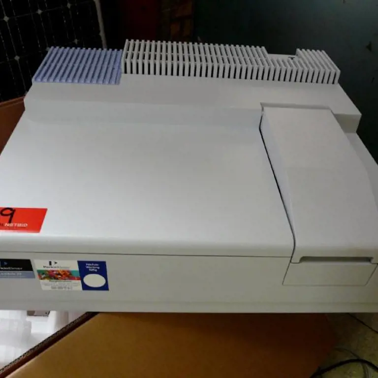 Perkin Elmer Lambda 25