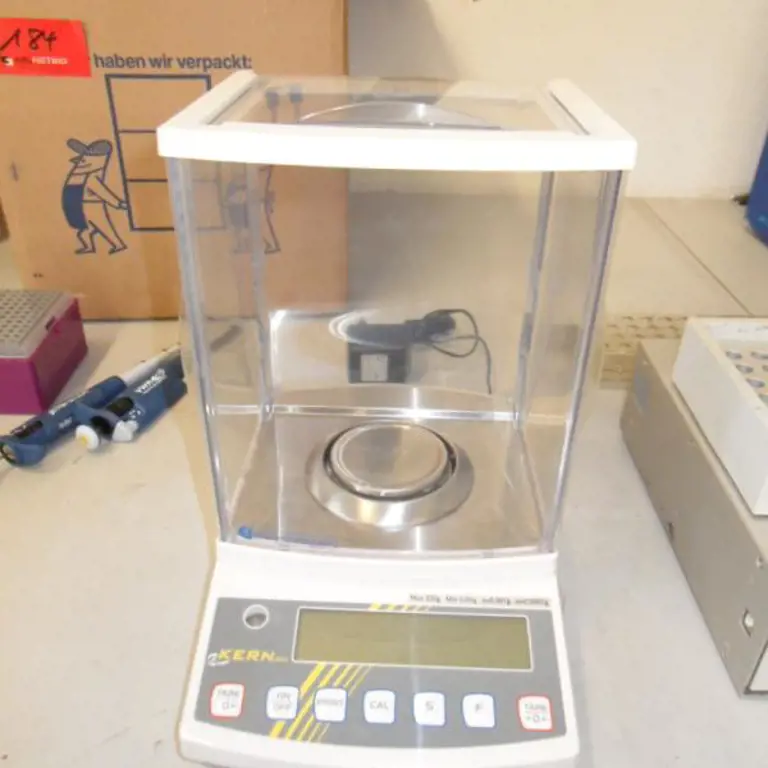 analytical balance ATTENTION SURCHARGE 18 per cent Kern 220-4M