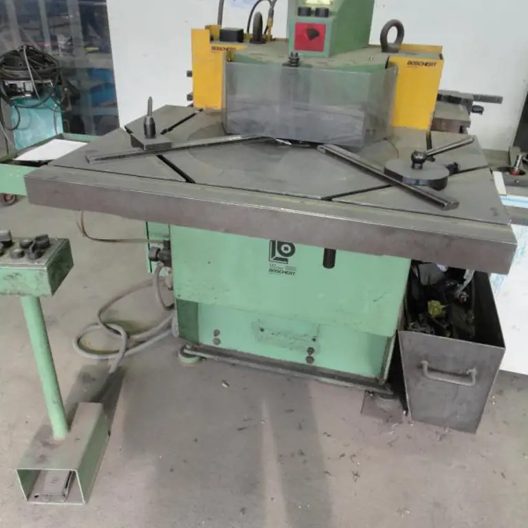 doppelseitige Stanz-/Ausklinkmaschine Boschert KS 30-120