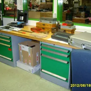 4 lfm. work bench Bott