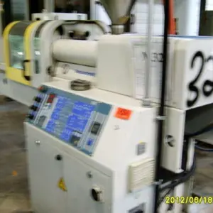 injection moulding machine Battenfeld Plus 350/75