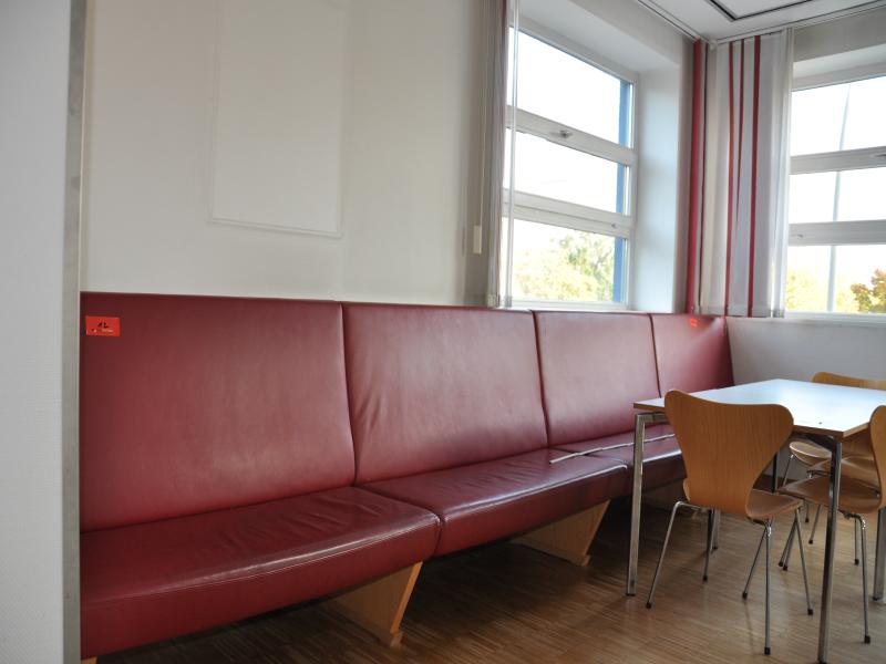 3 well-maintained emergency generators, A. van Kaick-19