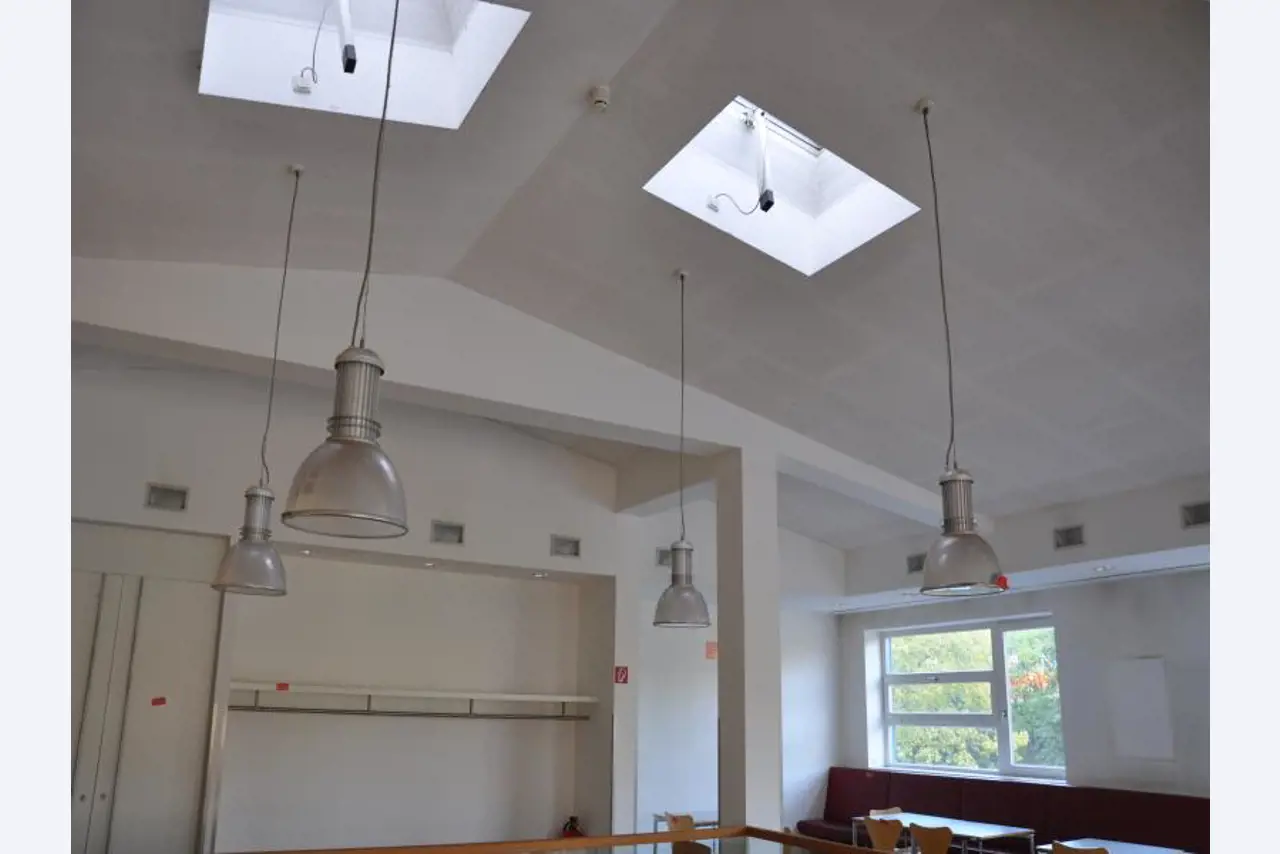 3 groupes électrogènes de secours bien entretenus, A. van Kaick-22