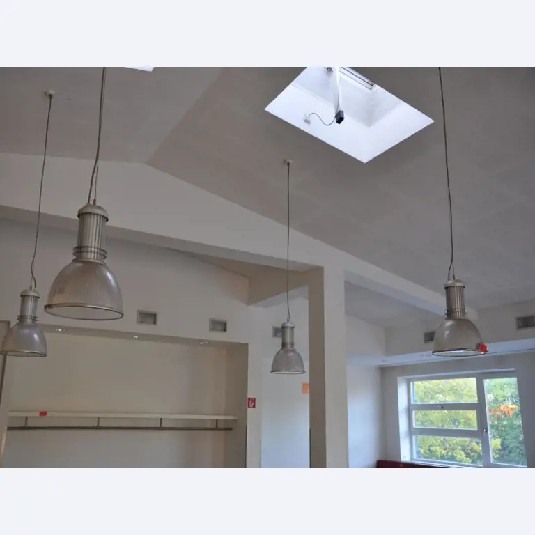3 groupes électrogènes de secours bien entretenus, A. van Kaick-23