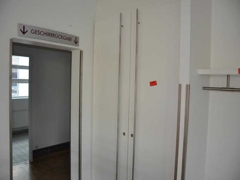 3 well-maintained emergency generators, A. van Kaick-24