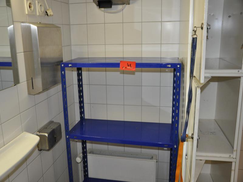 3 well-maintained emergency generators, A. van Kaick-27