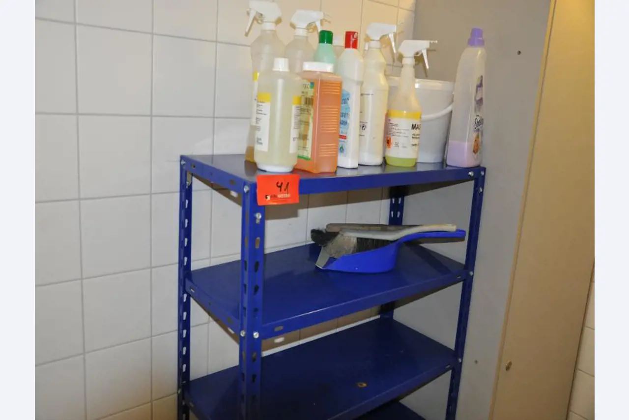 3 well-maintained emergency generators, A. van Kaick-29