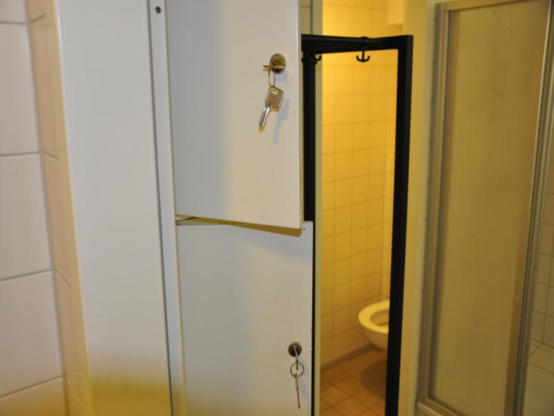 3 well-maintained emergency generators, A. van Kaick-31