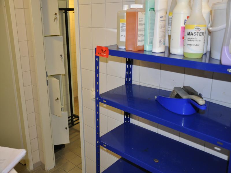 3 well-maintained emergency generators, A. van Kaick-32