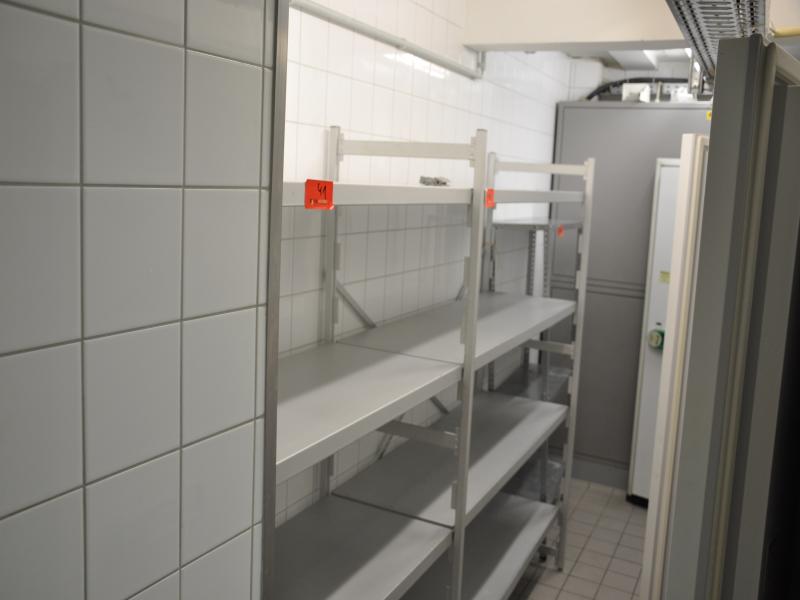 3 well-maintained emergency generators, A. van Kaick-34