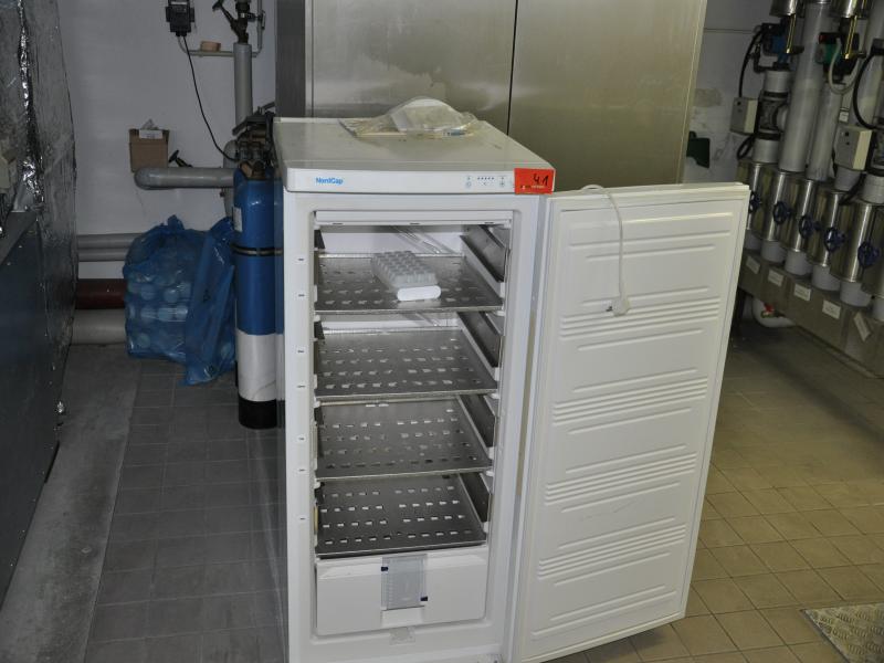 3 well-maintained emergency generators, A. van Kaick-38