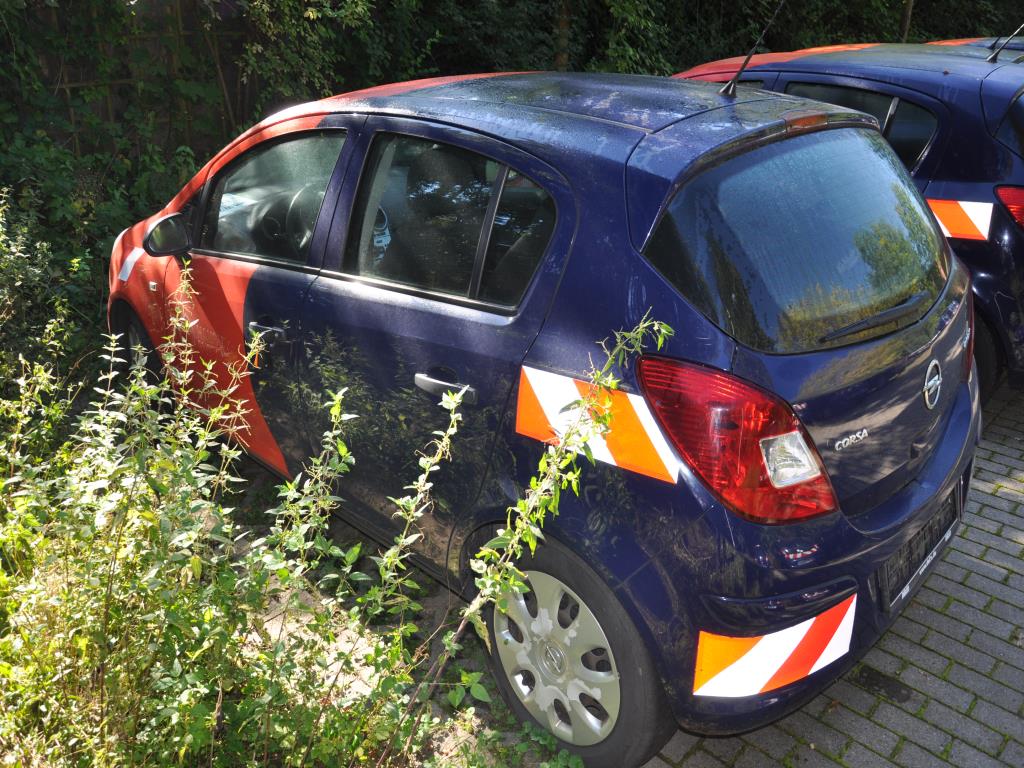 3 well-maintained emergency generators, A. van Kaick-3