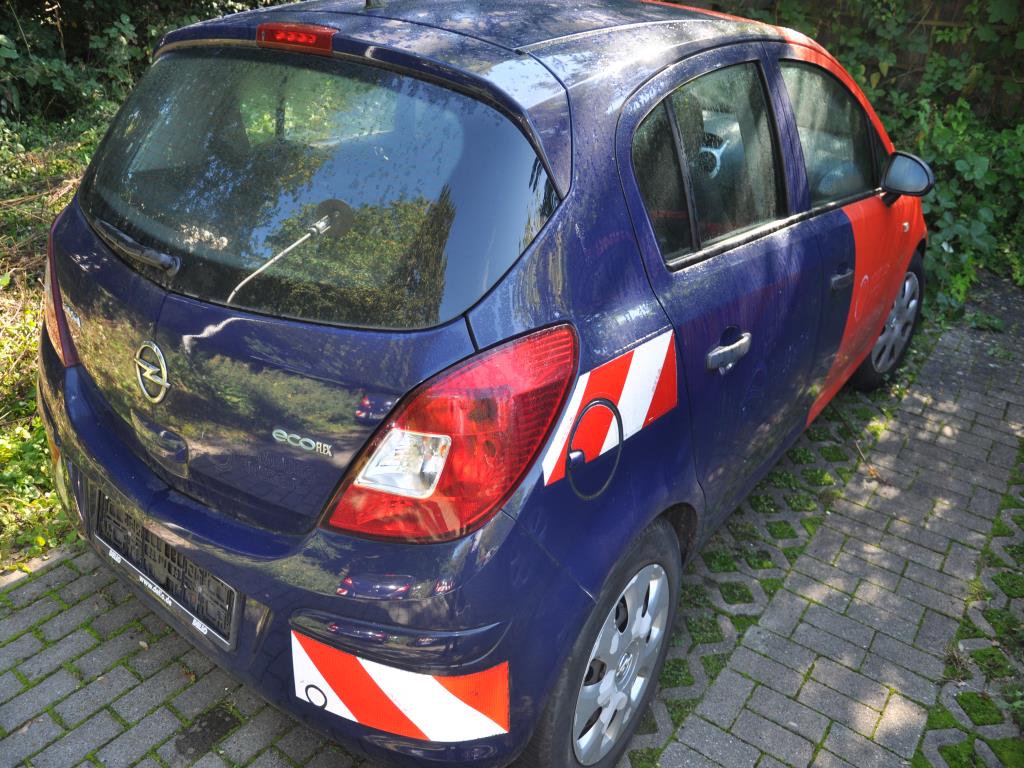 3 well-maintained emergency generators, A. van Kaick-1