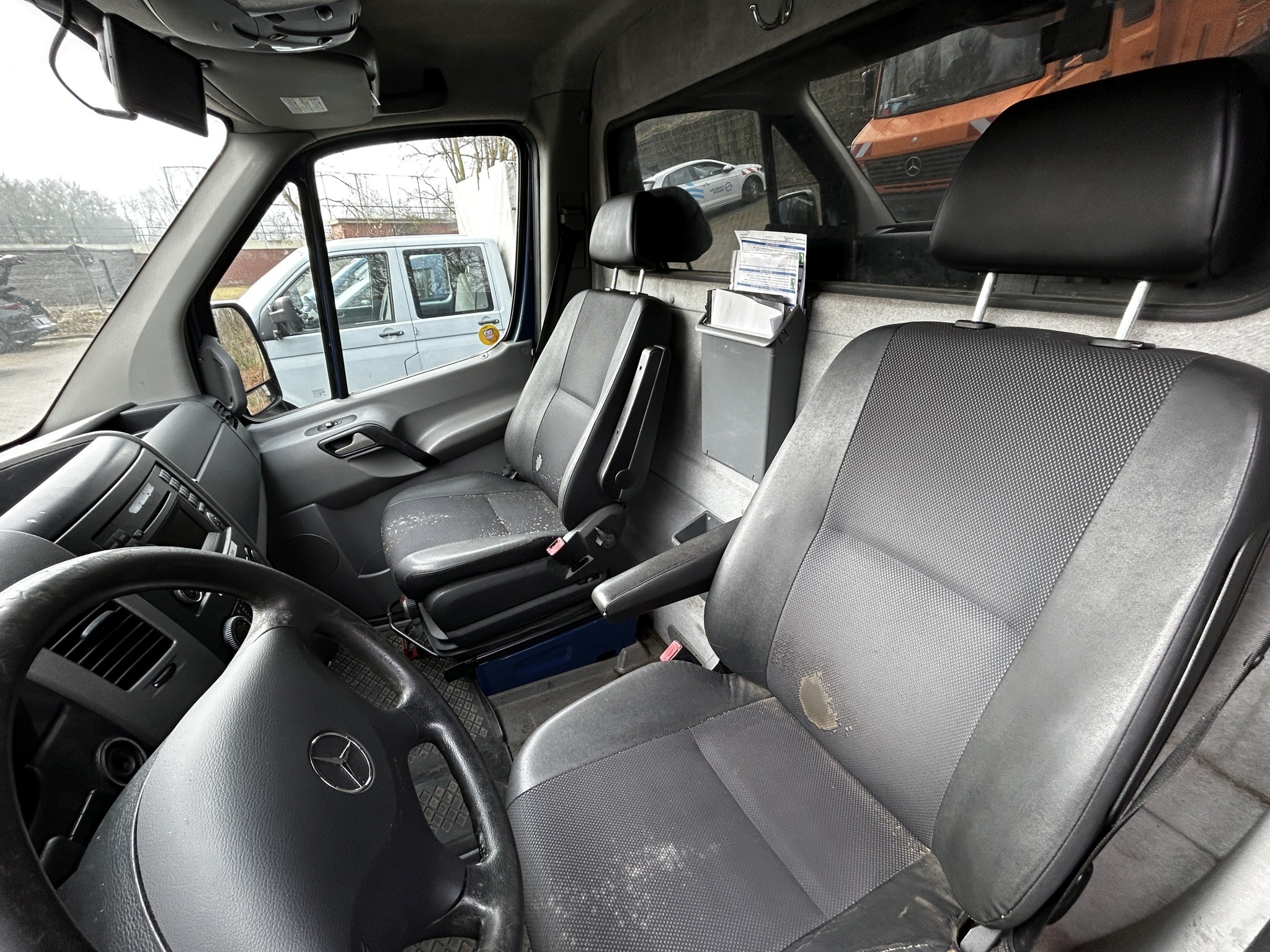 Gepflegtes Laborequipment aus Behördenbestand
-10