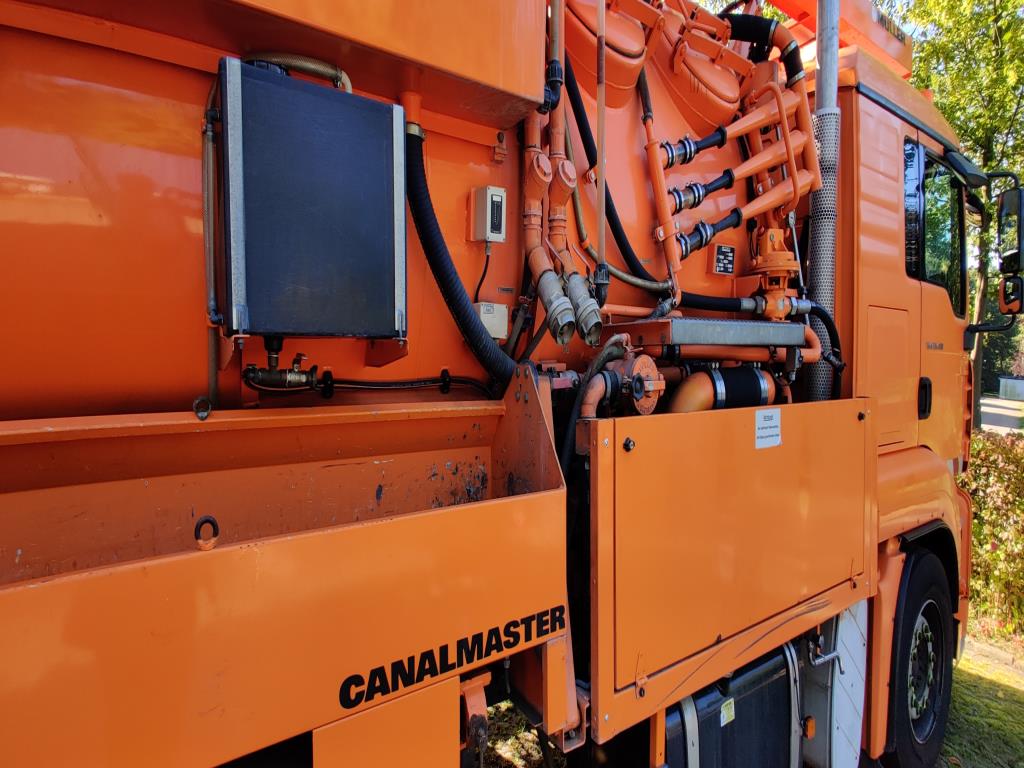 Hochwertiges Laborequipment der städtischen Wasserversorgung-10