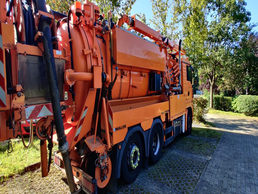 Hochwertiges Laborequipment der städtischen Wasserversorgung-11
