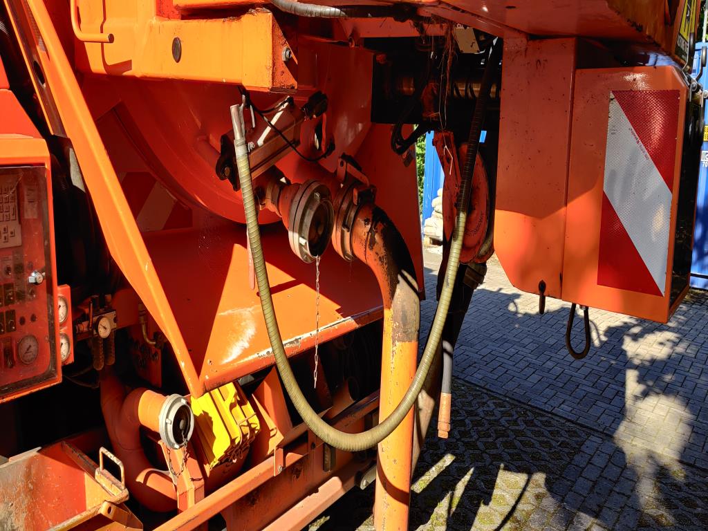 Hochwertiges Laborequipment der städtischen Wasserversorgung-13