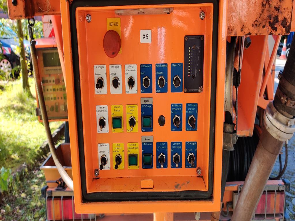 Hochwertiges Laborequipment der städtischen Wasserversorgung-34