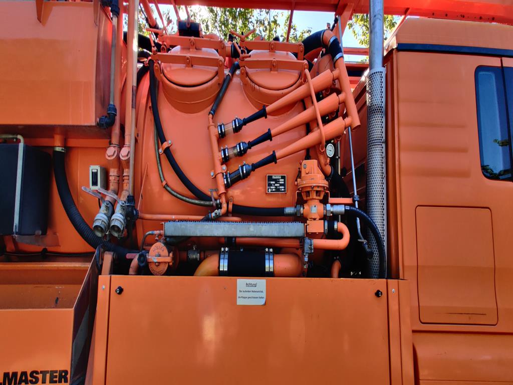 Hochwertiges Laborequipment der städtischen Wasserversorgung-7