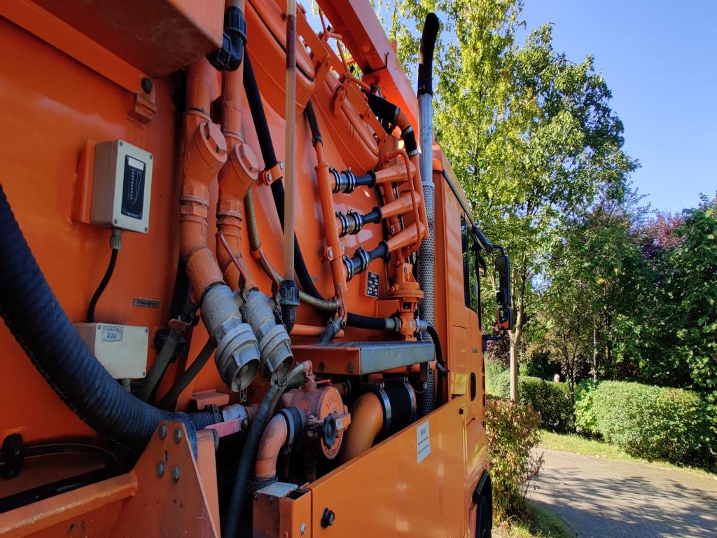 Hochwertiges Laborequipment der städtischen Wasserversorgung-9